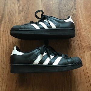 Black Adidas Original Superstars Women’s 6 1/2